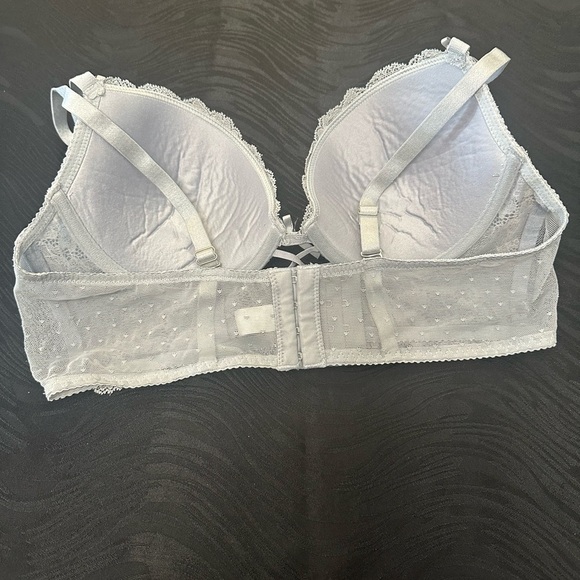 Elegant Lace Bralette in Gray - Picture 5 of 6